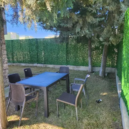 Feronia White Castle. Белек